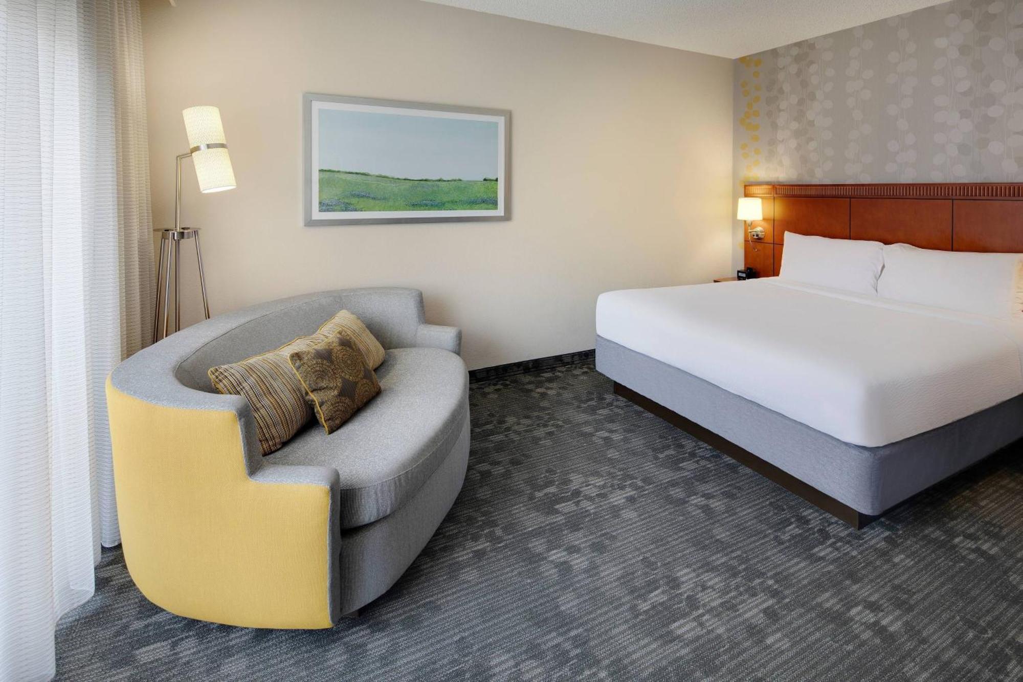Courtyard Dallas Addison Midway Exterior photo