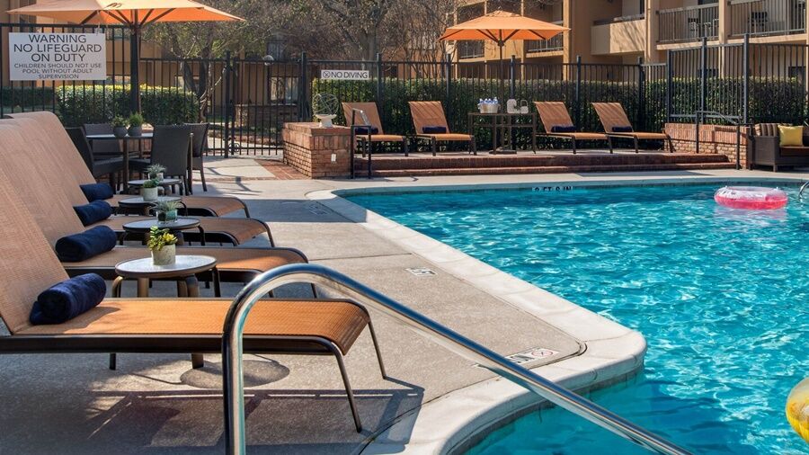 Courtyard Dallas Addison Midway Exterior photo